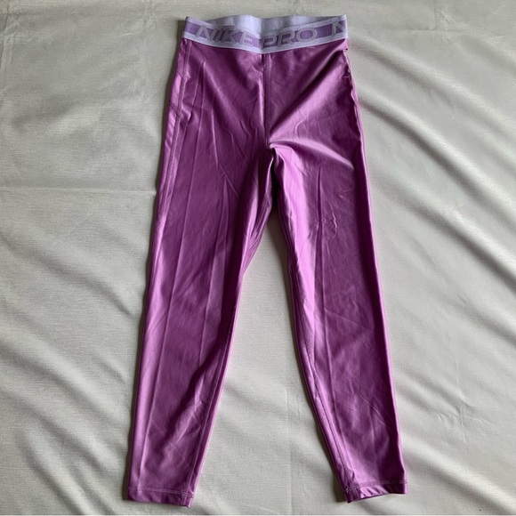 Nike women’s Lilac Leggings - Picture 2 of 9